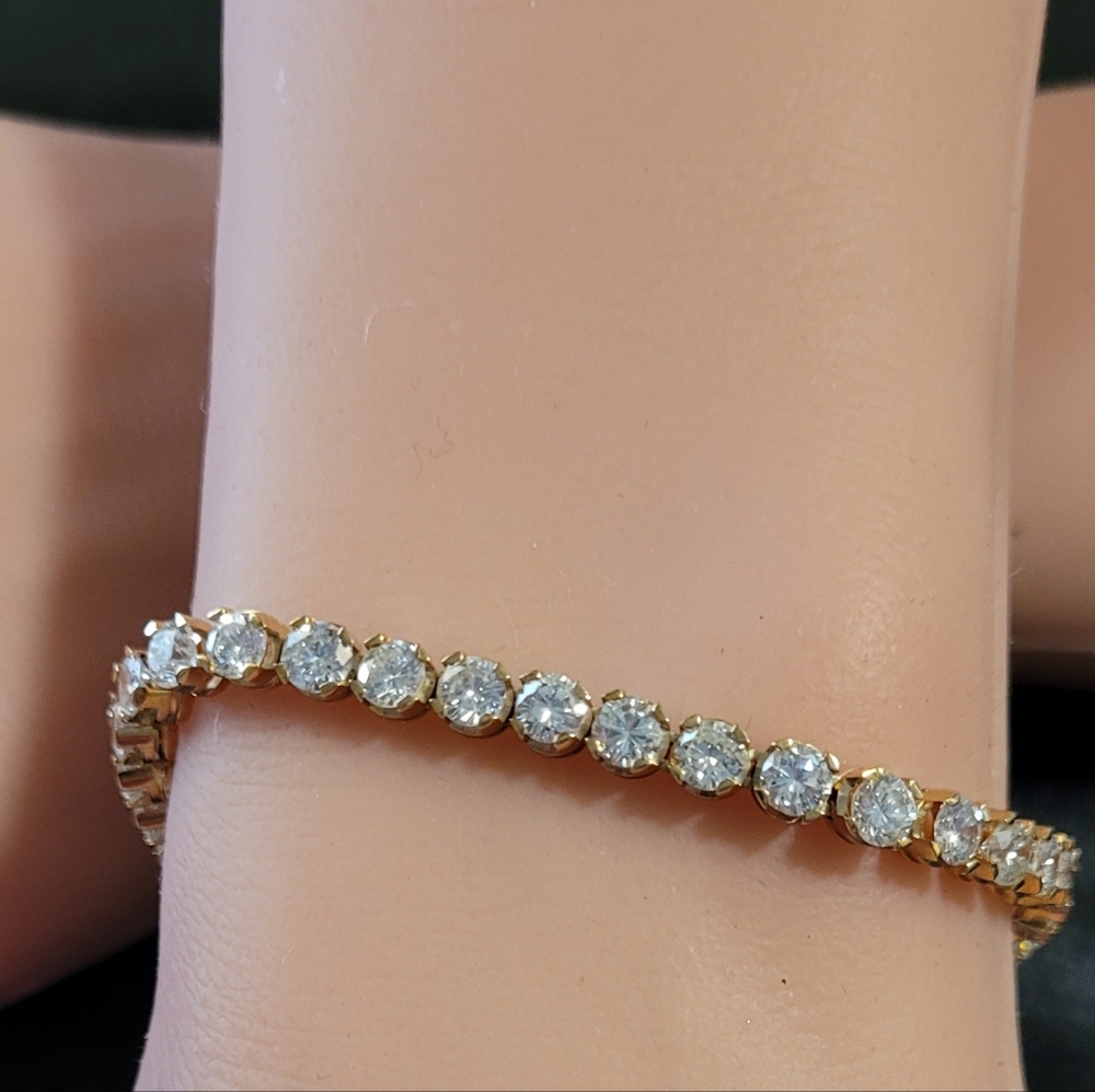 Tennis Bracelet Vintage 14kt,38 Prong Set Round Brilliant Full Cut Diamonds